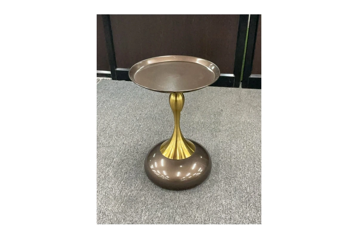 Kamandalu side table