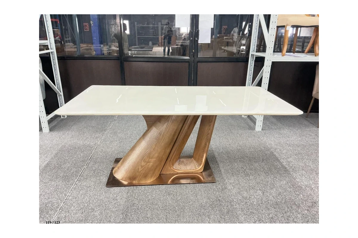 Palladio dining table