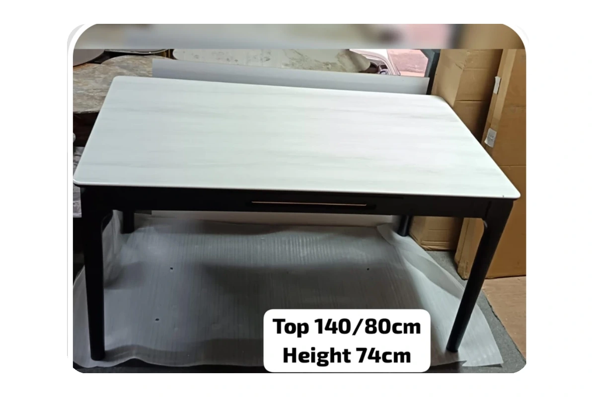 Savona dining table