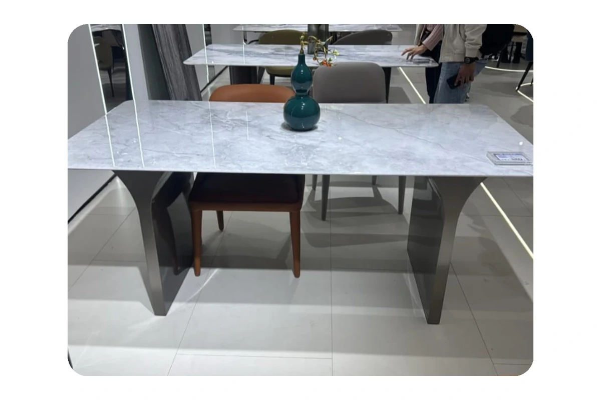 Zurich dining table