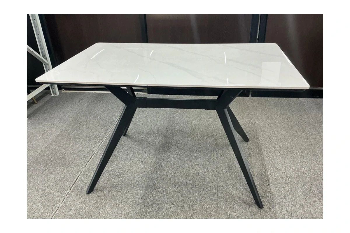 Bari hotel dining table