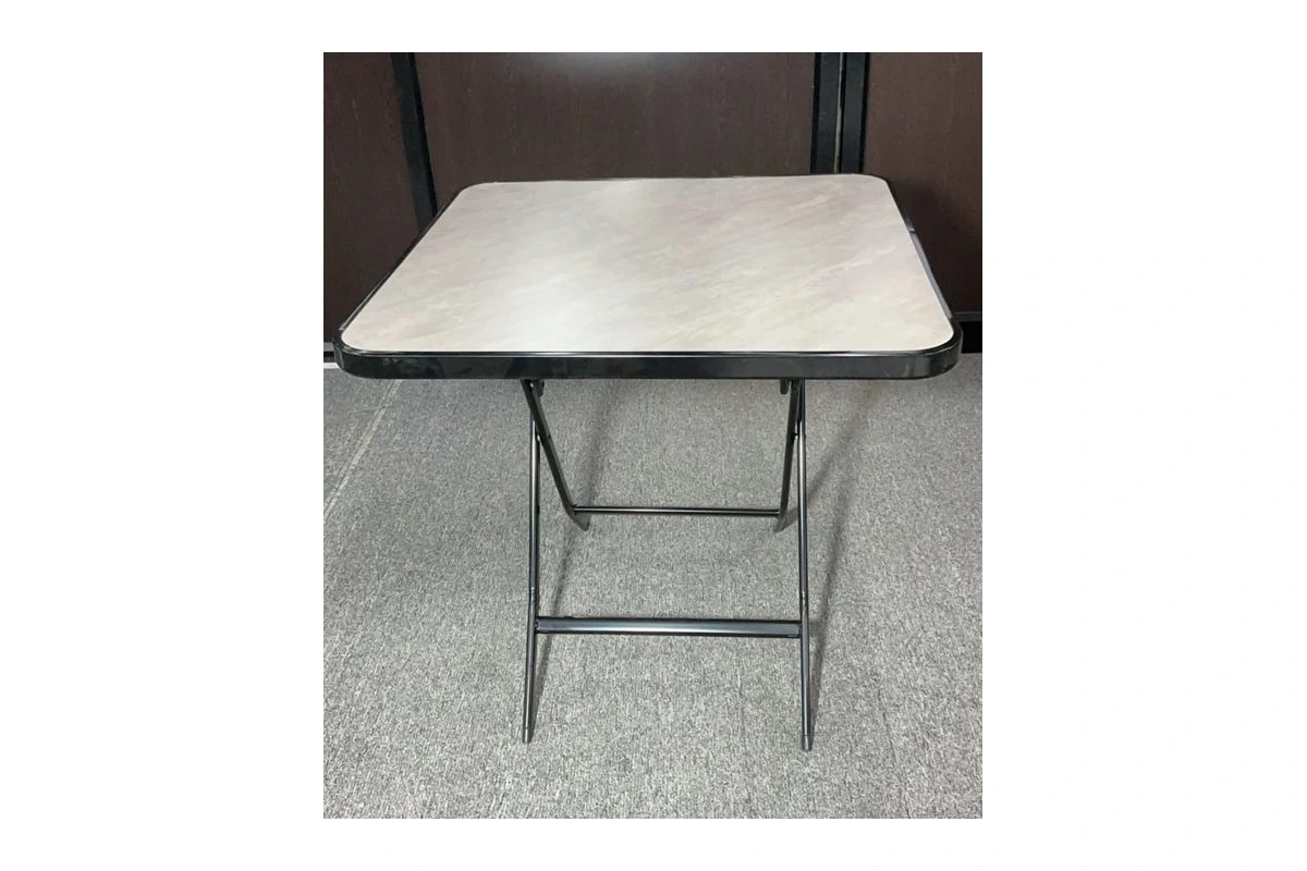 Matera folding table
